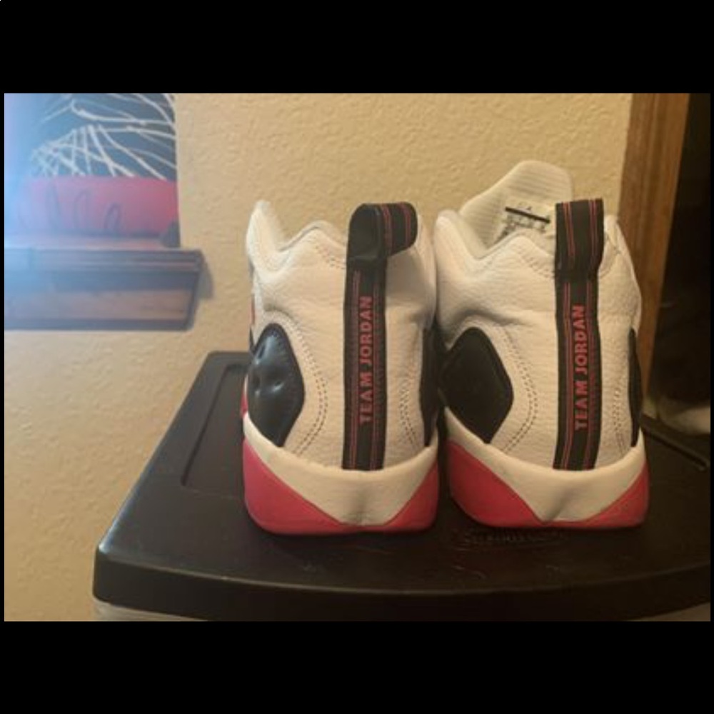 Shoes - Picture 2 of 4